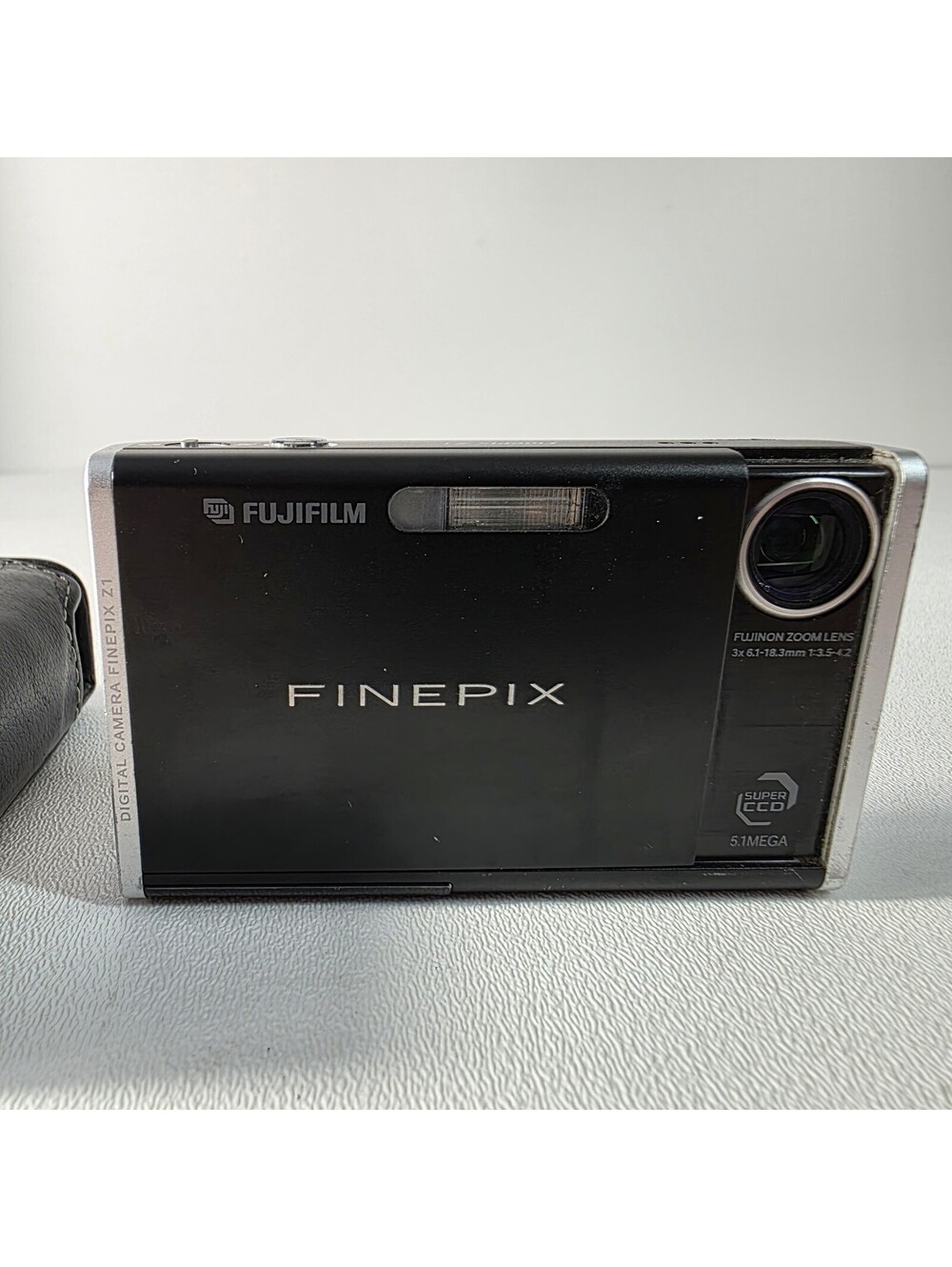 Fujifilm FinePix Z1 Digital Camera 5.1MP Point & Shoot BLK W/Battery & XD Card